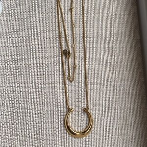 Stella & Dot crescent moon necklace gold